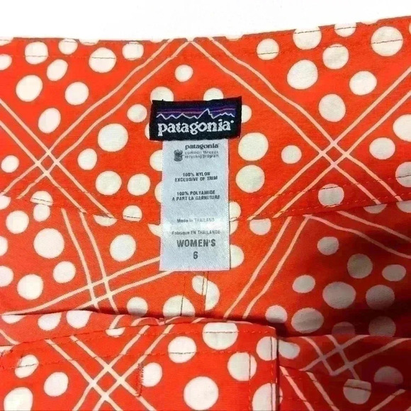 PATAGONIA Board Shorts Orange with white dot pattern. Side snap pocket. Size 6 - Picture 5 of 6